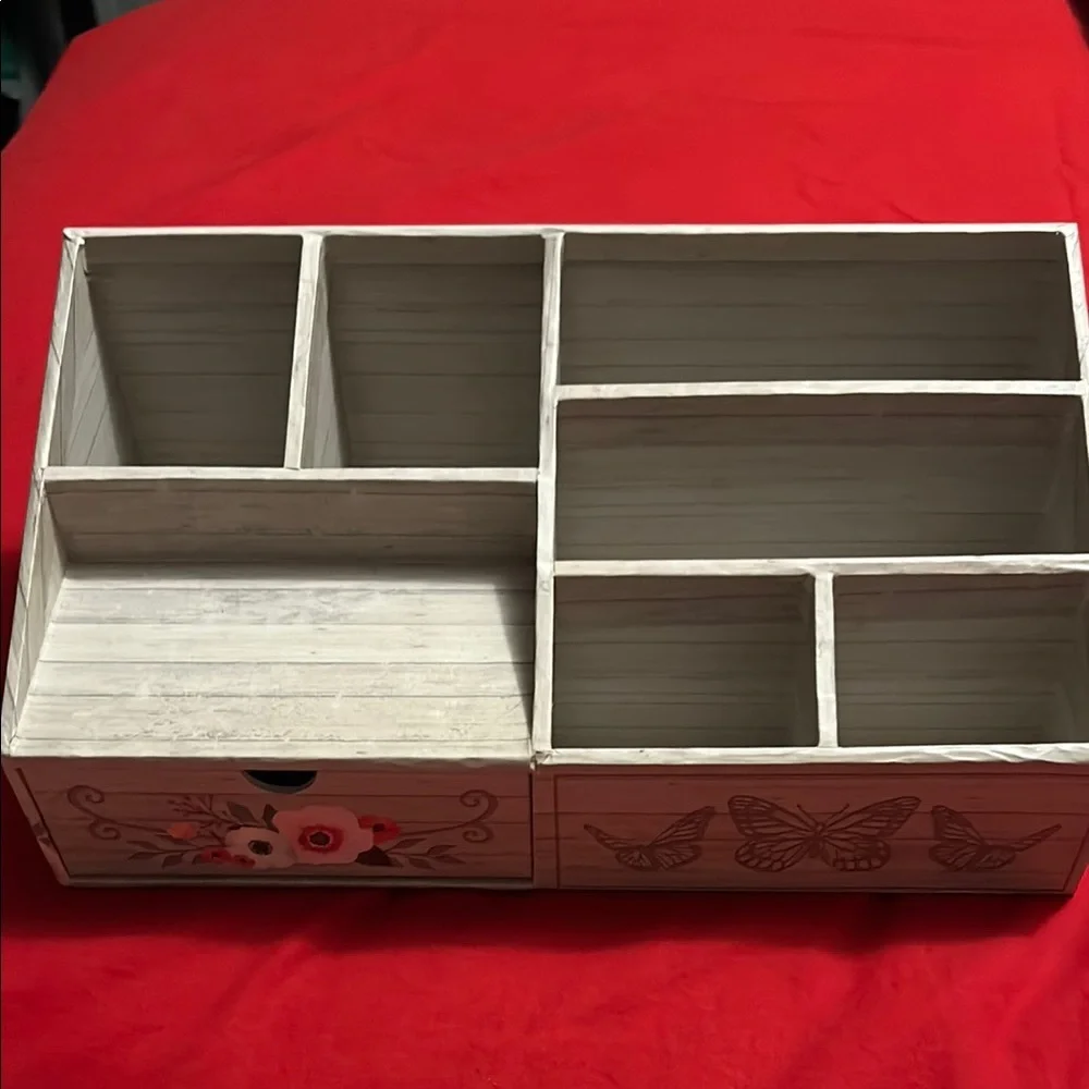 Desk organizer
